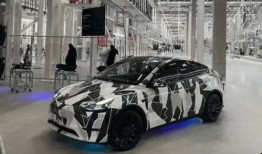 特斯拉爆料新车视频播放,颠覆视觉的科技盛宴